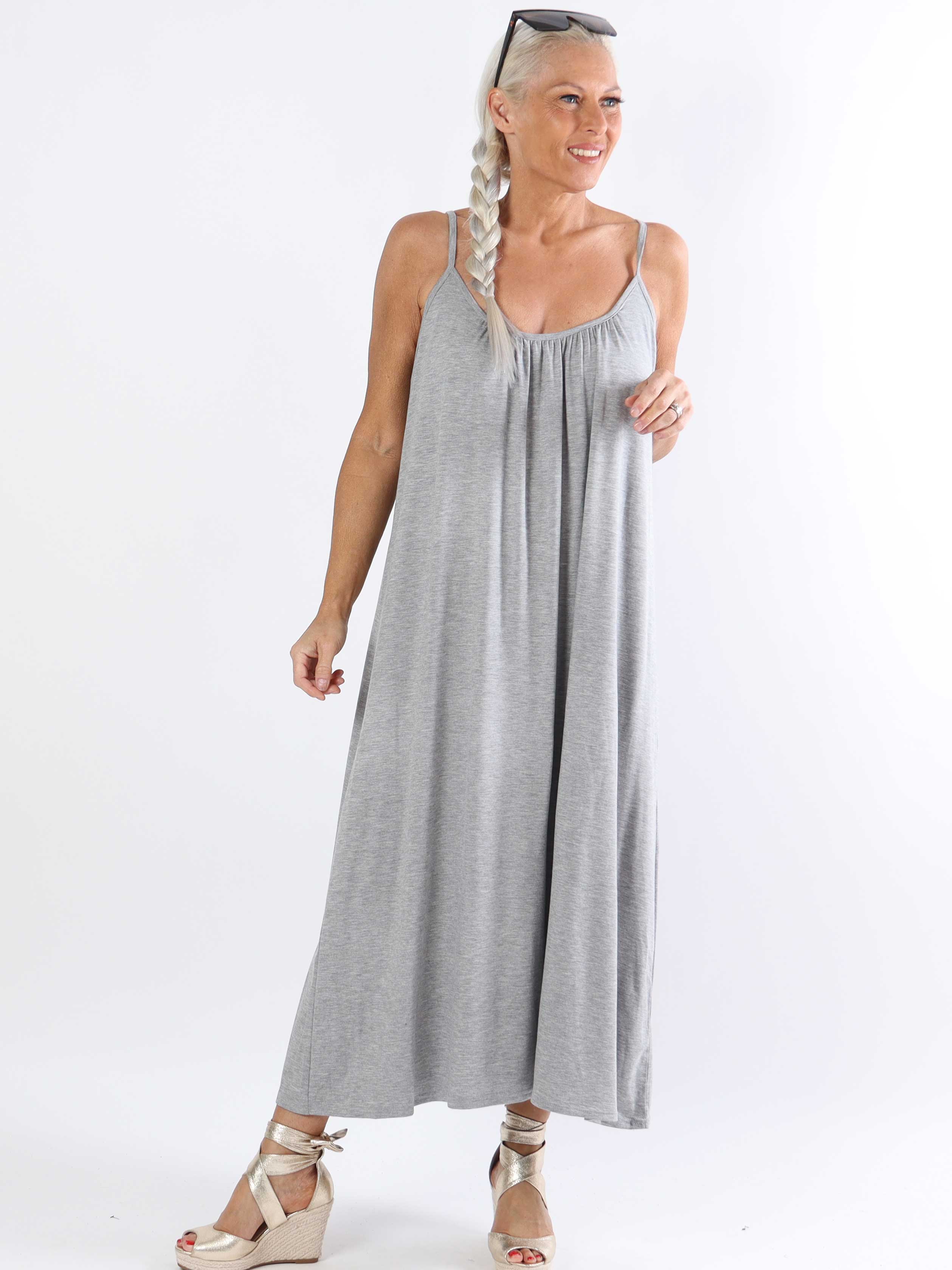 Olivia - Lång plus size-klänning med band i viskos